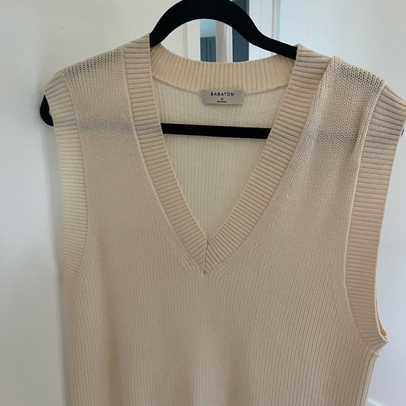 Aritzia Babaton Sweater Vest - Picture 2 of 3